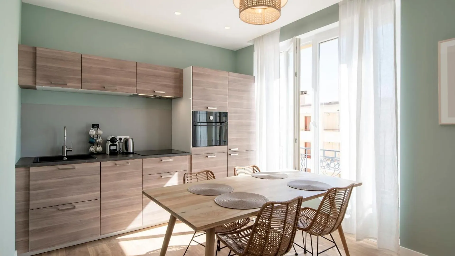 Ref 1943 - Cannes Centre - Apartment For Rent