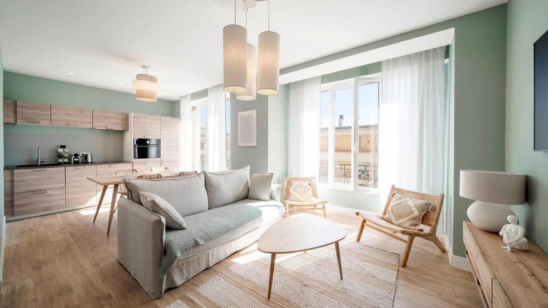 Ref 1943 - Cannes Centre - Apartment For Rent